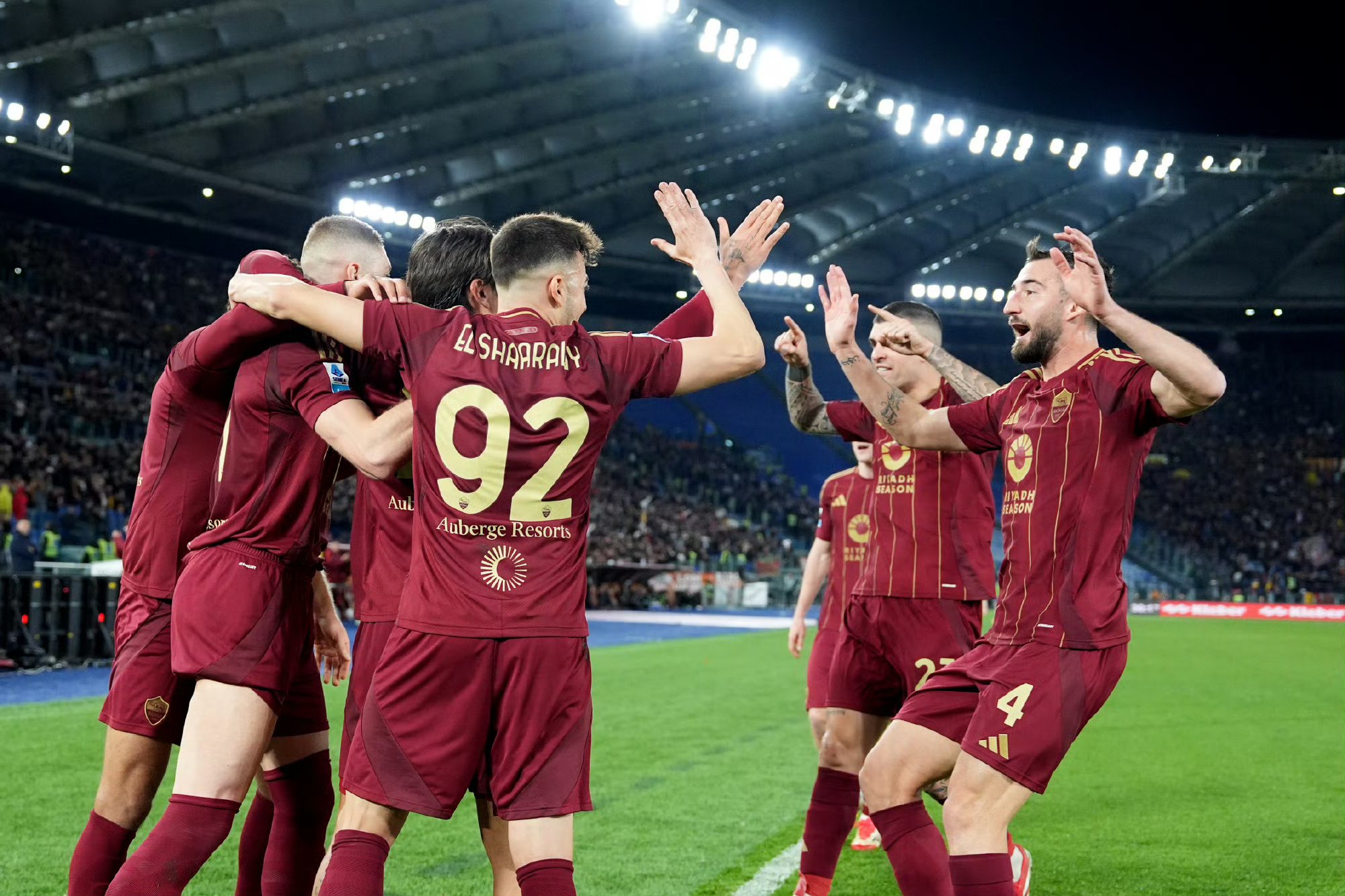 雷速体育-罗马发布备战花絮，今晨强势反弹，意大利杯任务艰巨，临场指挥获称赞(马竞30塞维利亚全场集锦)