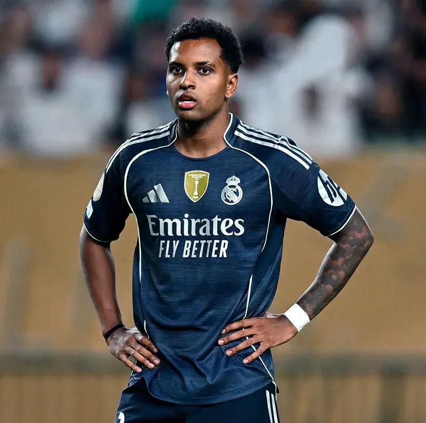  官网吉鲁转会阿森纳 