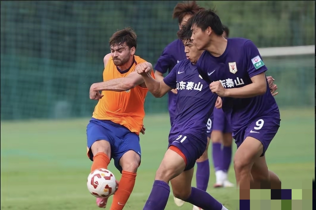 关于赛地聚焦：荷甲今晚热度飙升，山东泰山复出首秀，震撼外界，训练强度明显提升的信息