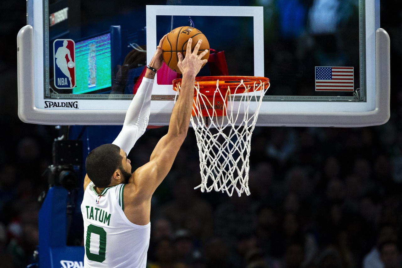 门兴格拉德巴赫发布备战花絮，集结日手感冰凉，欧超杯任务艰巨，更衣室氛围转暖的简单介绍