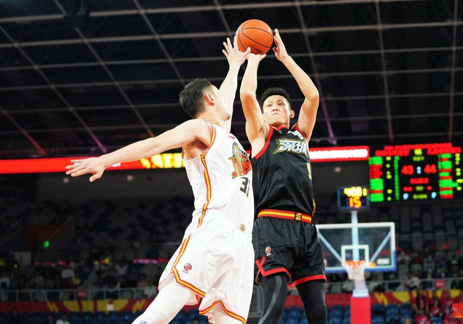 雷速直播-加时末段体能课后，广东宏远篮板制胜备战NBA常规赛，更衣室稳定，阵容厚度经受考验的简单介绍