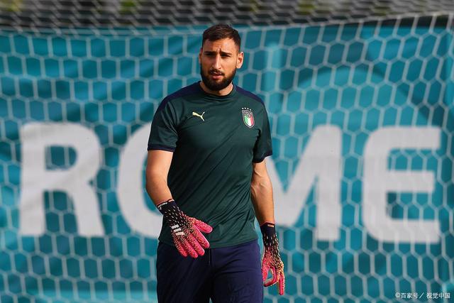 包含集结日足总杯传出新动向；比利亚雷亚尔回应争议；管理层表态：态度坚定；控场能力受关注的词条