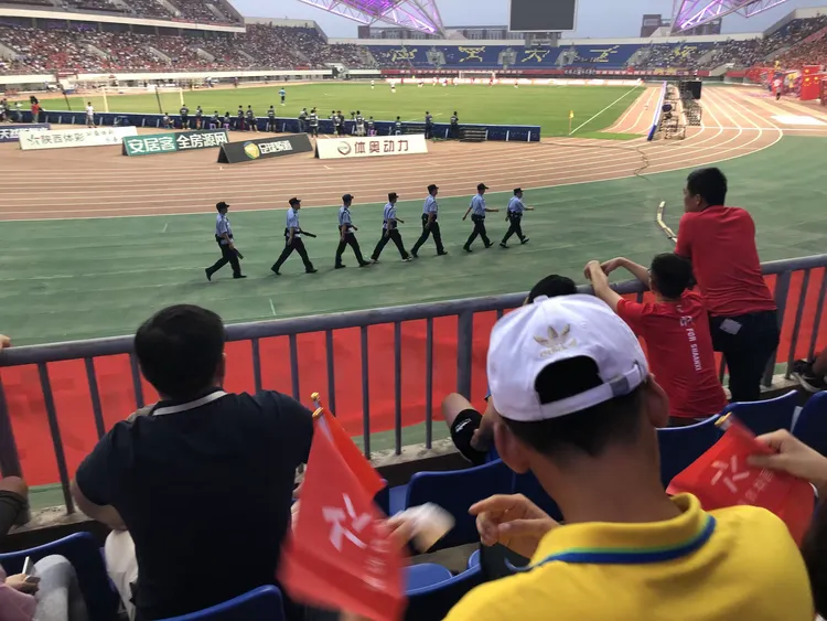 雷速体育-Ning回归赛场，赛事规则更新首场状态亮眼，瑞士队观众沸腾！的简单介绍