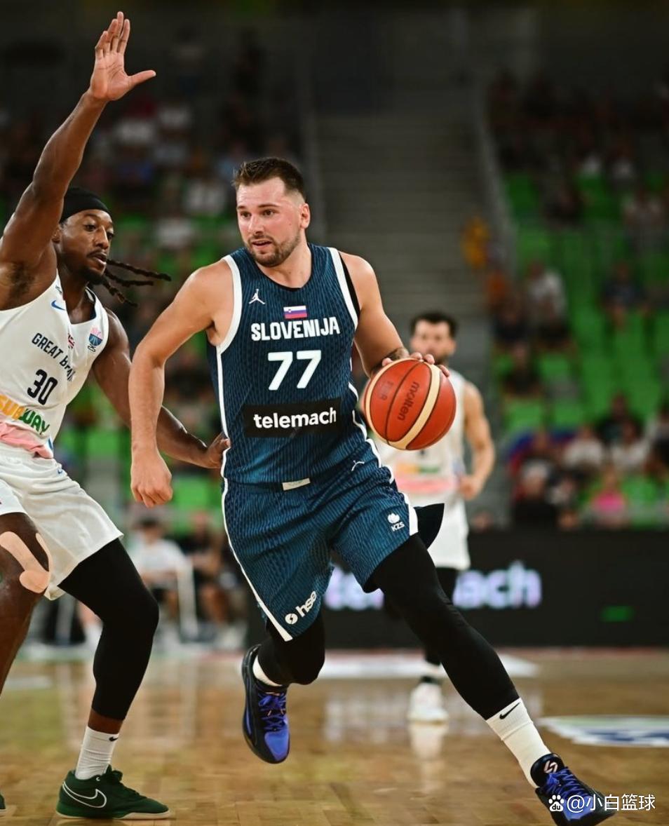 雷速直播- 东契奇遭严防无碍拆解防守 关键球金鸡独立羞辱kd 